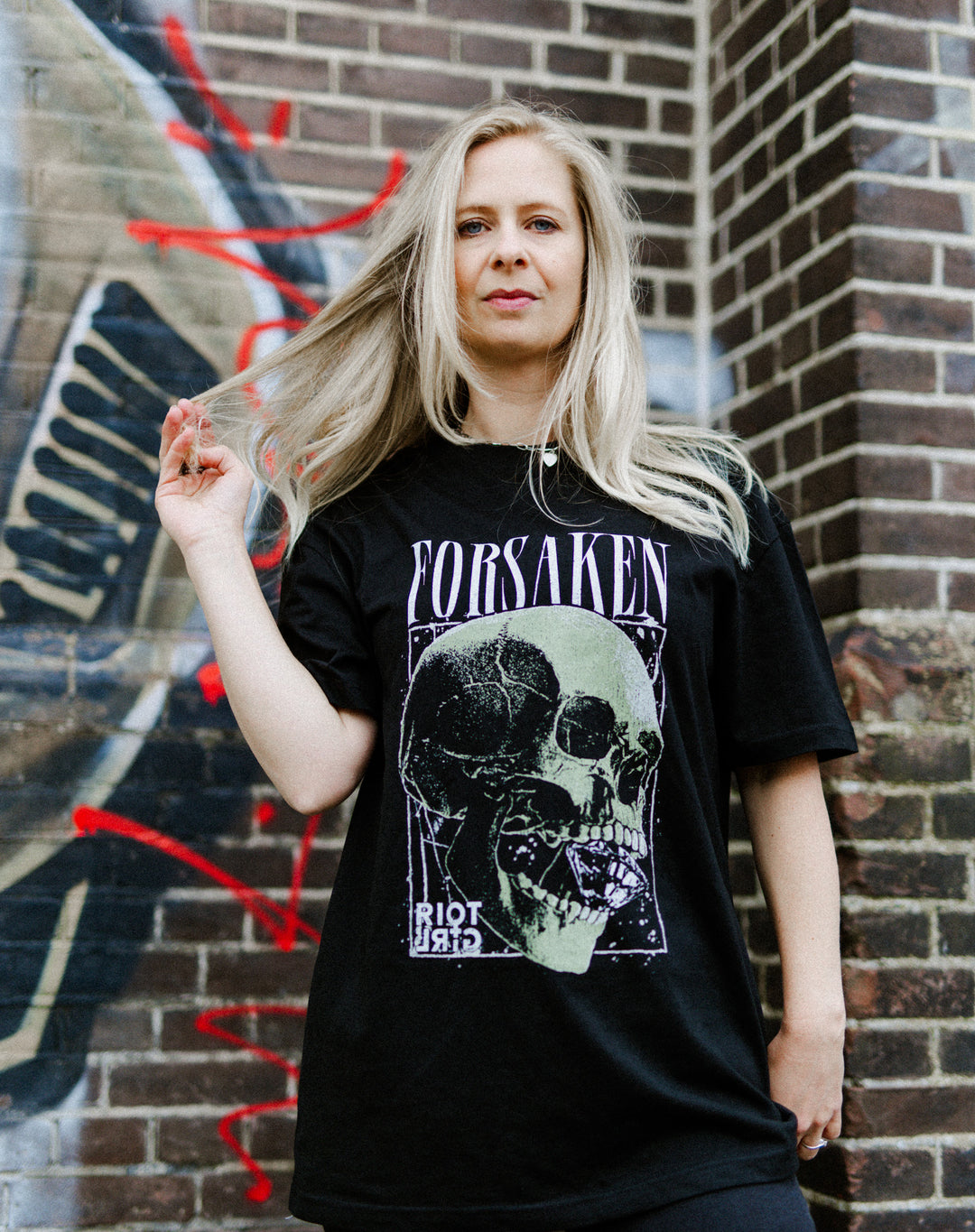 Oversized dames t-shirt met skull print en tekst Forsaken
